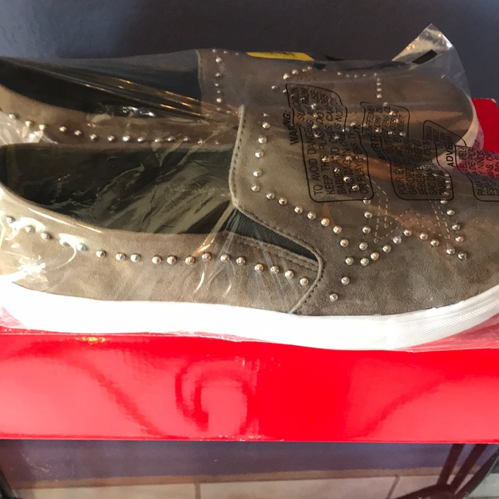 Shoe - Picture 4 of 5